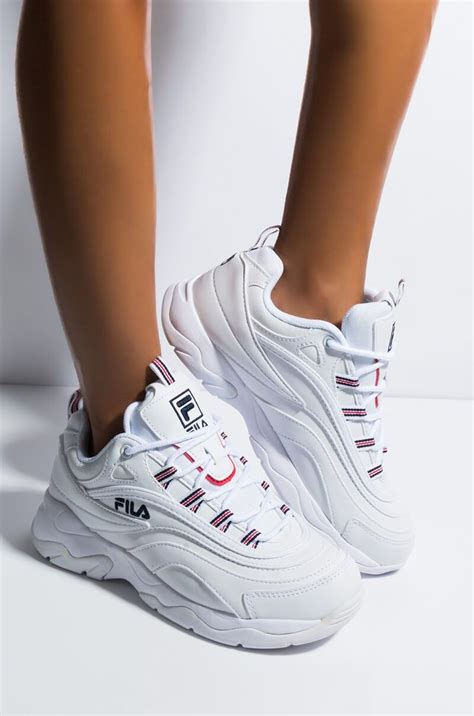 fila chunky sneakers women's.